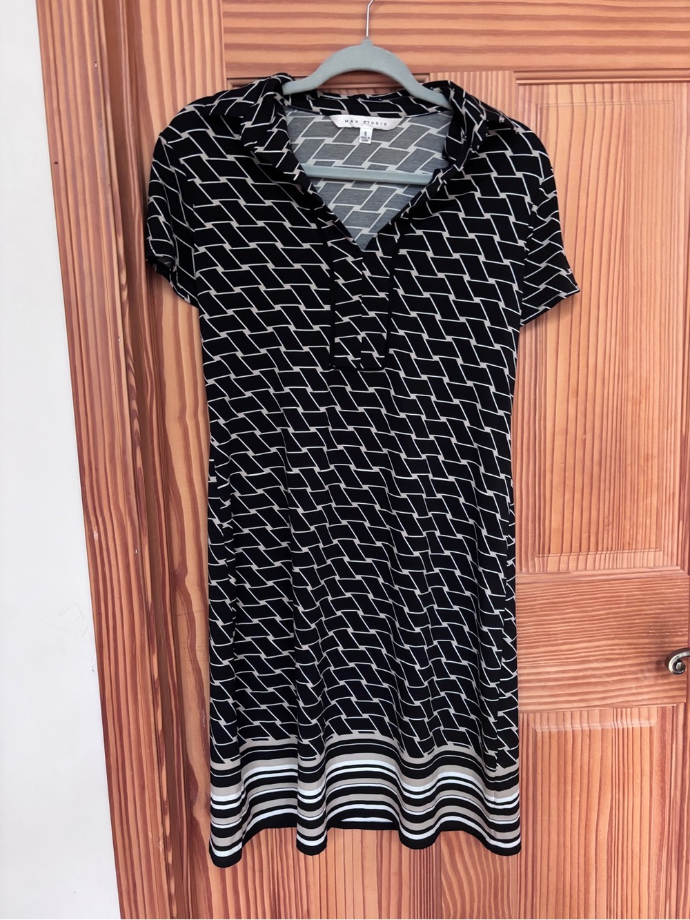 Max Studio Black and White Geometric Dress